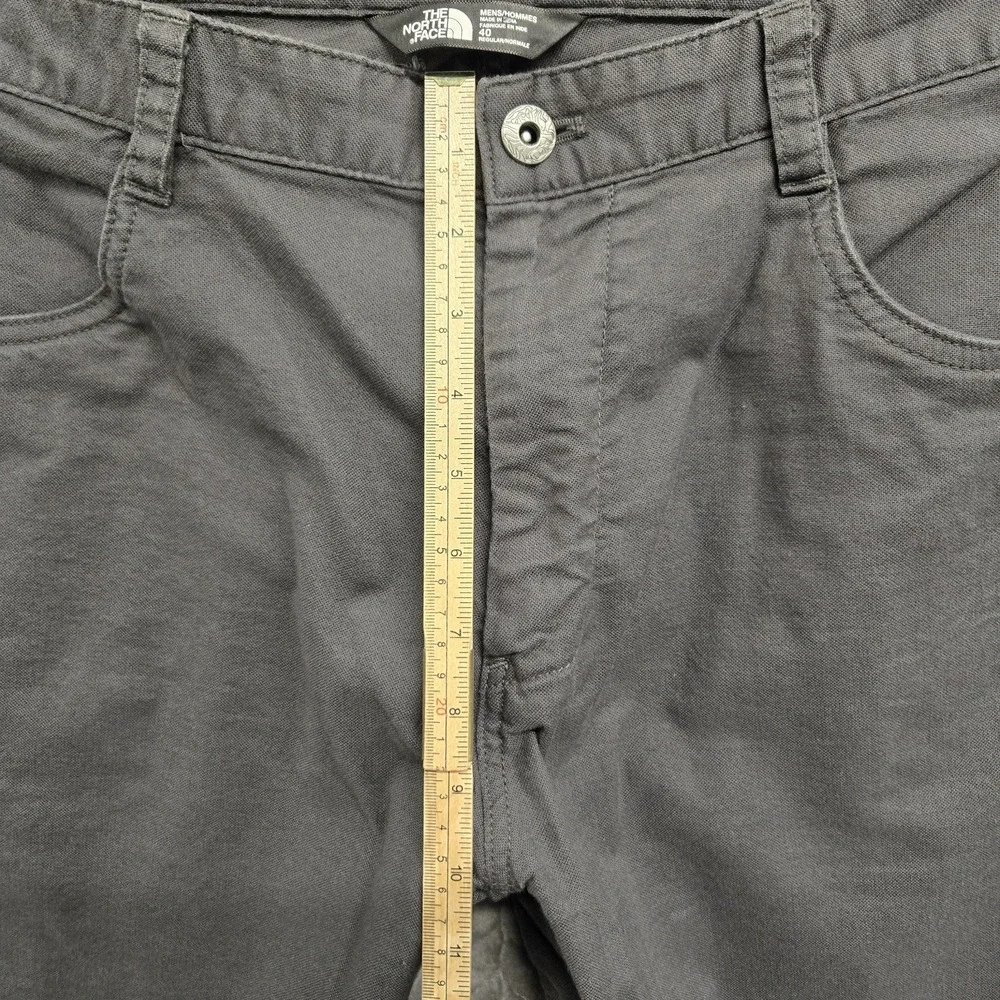 2 The North Face Motion Pants Men's Size 40x32 Gray Tan Articulated Knees Hiking